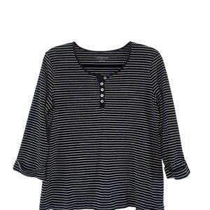***5/25*** Croft & Barrow Black and White Striped Top